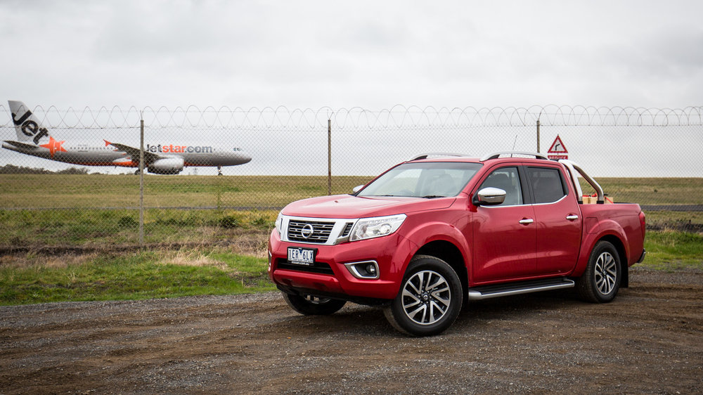 2015-nissan-navara-st-x-V-volkswagen-ama