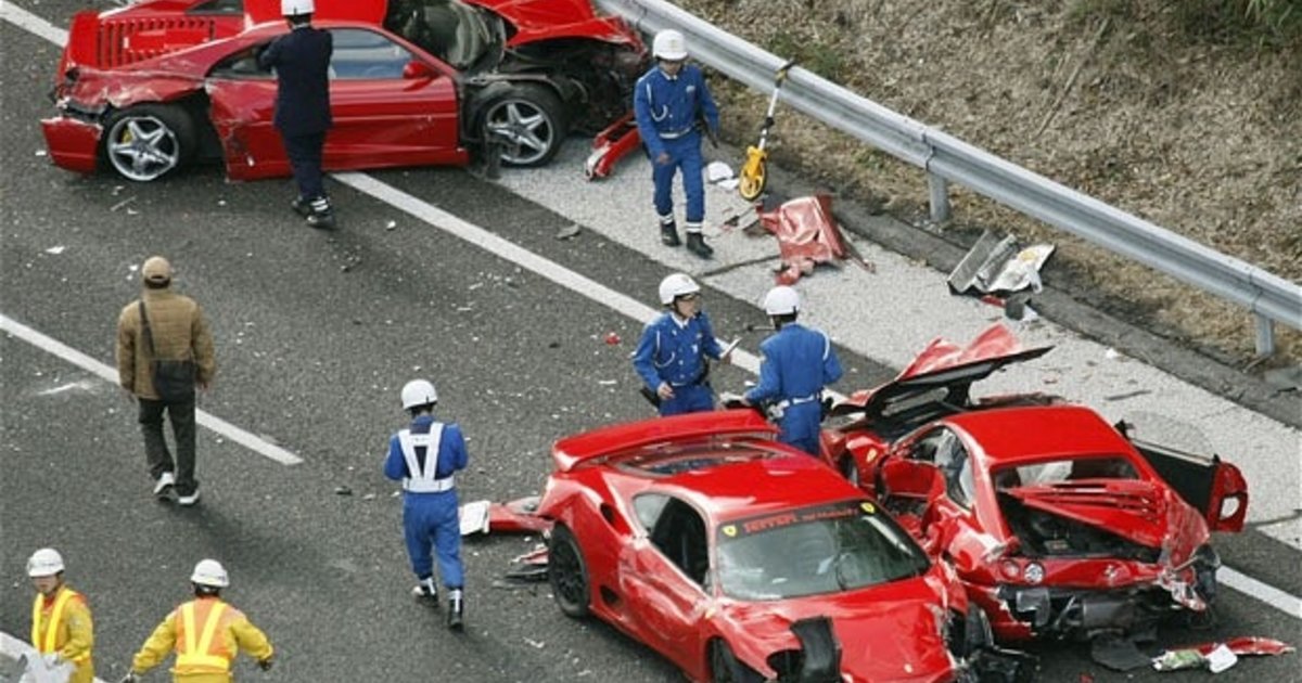 Supercar crash destroys 8 Ferraris in Japan