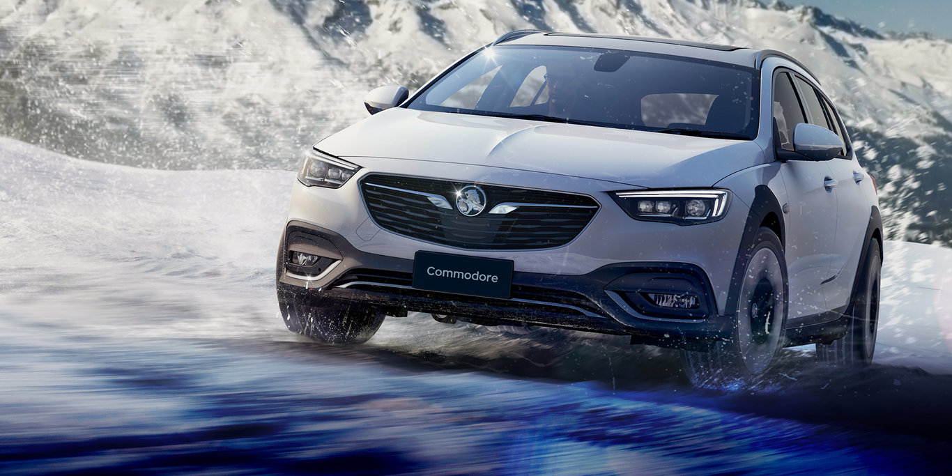2018_holden_commodore_tourer_01.jpg