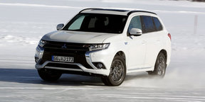 Mitsubishi Outlander PHEV on ice