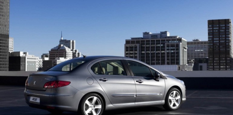 peugeot 408 или фольксваген поло peugeot 408 или фольксваген поло