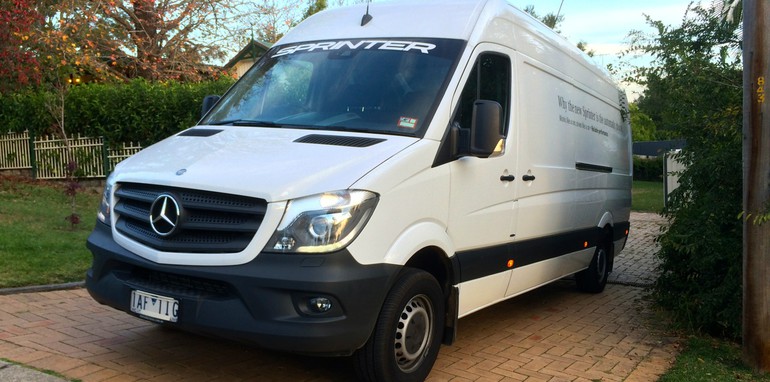 Mercedes Sprinter v Renault Master_26