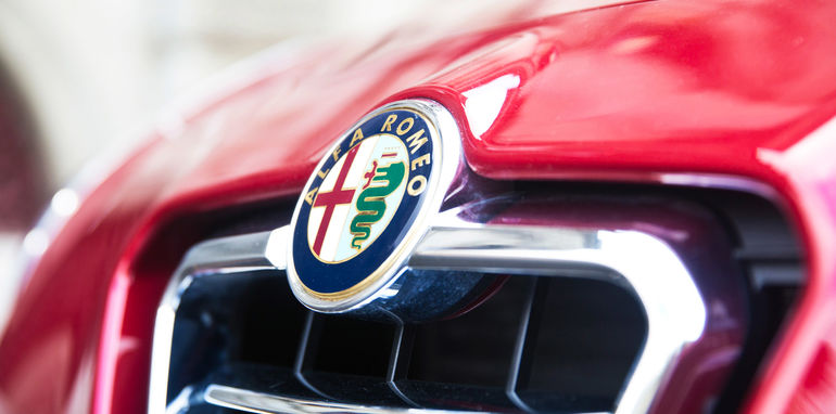 Alfa Romeo grille and badge from the Giulietta