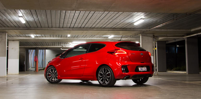 2014-kia-pro_cee'd GT-manual-hatchback-42