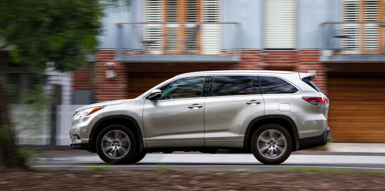 2014-toyota-kluger-grande-SUV-LT2-17