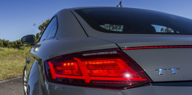 Audi TT v BMW 228i 12b