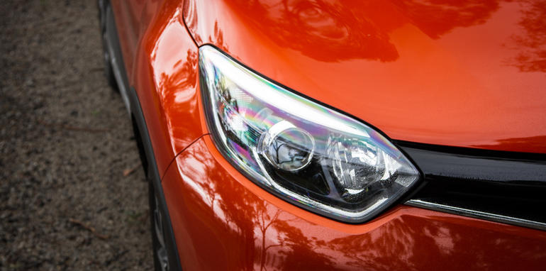 2015-honda-hrv-v-renault-captur-comparison-14