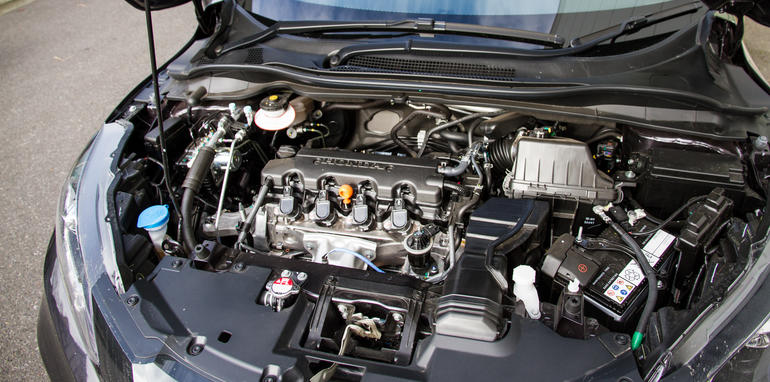 2015-honda-hrv-v-renault-captur-comparison-36