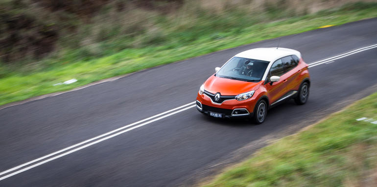2015-honda-hrv-v-renault-captur-comparison-4