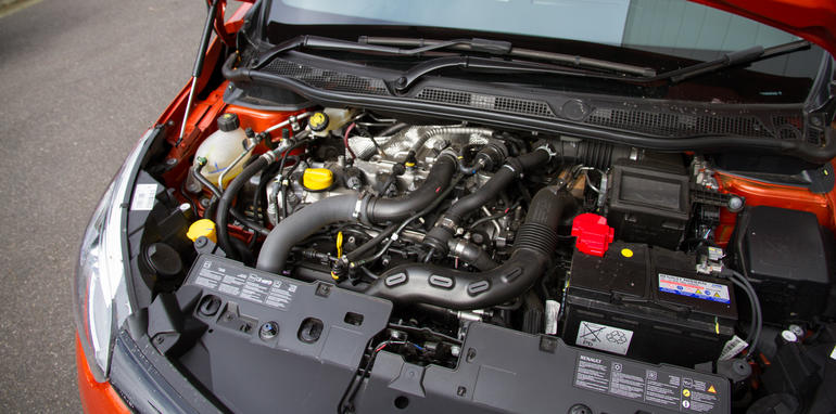 2015-honda-hrv-v-renault-captur-comparison-60