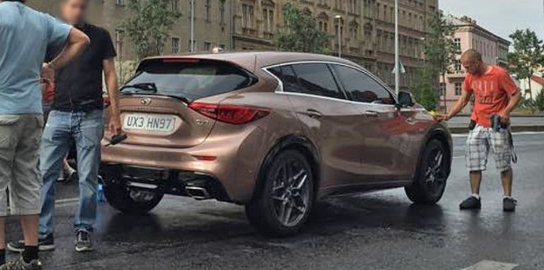 2016_infiniti_q30_rear_revealed_spy-photo