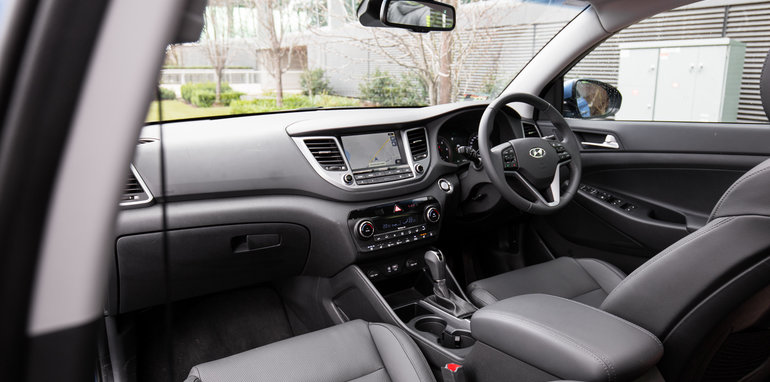 2015-RAV4-CX5-TUCSON-FORESTER-4-car-medium-suv-comparison-100