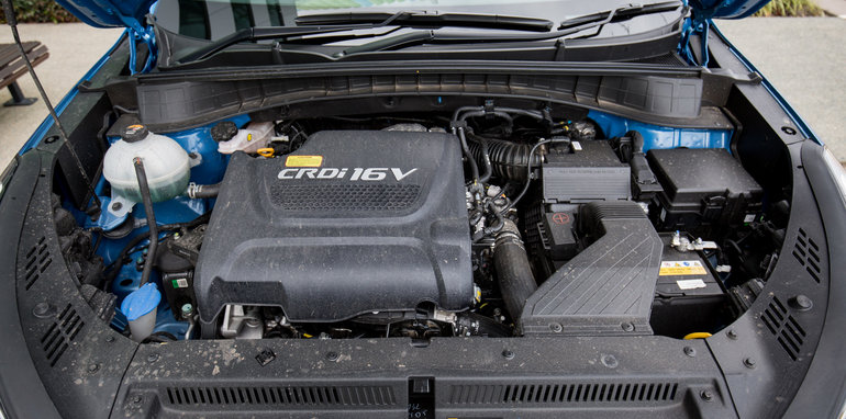 2015-RAV4-CX5-TUCSON-FORESTER-4-car-medium-suv-comparison-111