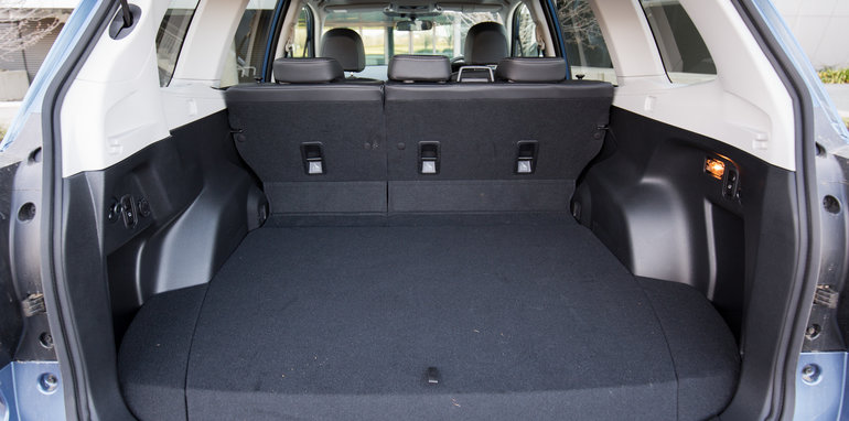 2015-RAV4-CX5-TUCSON-FORESTER-4-car-medium-suv-comparison-34