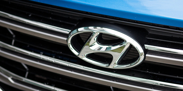 2015-RAV4-CX5-TUCSON-FORESTER-4-car-medium-suv-comparison-92