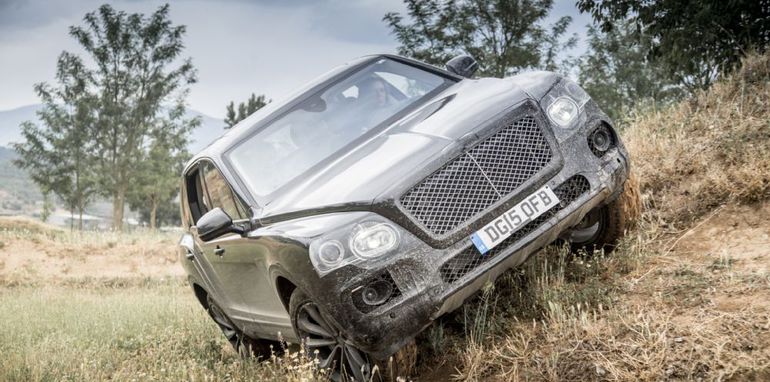 2017_bentley_bentayga_off-road_camouflaged_01