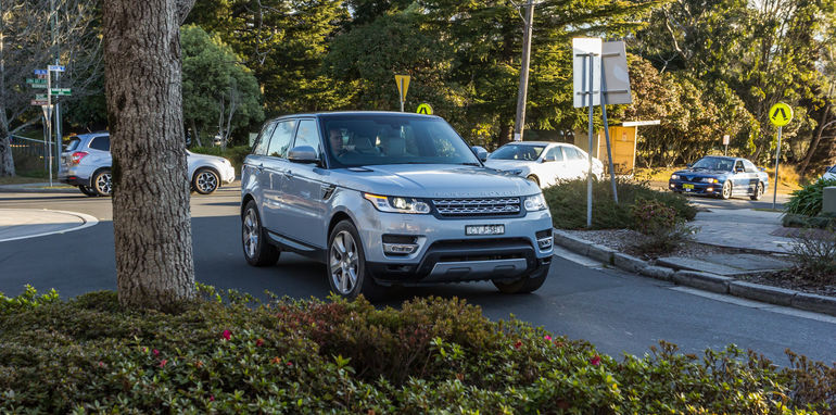 Porsche Cayenne v Range Rover Sport Hybrid Comparo-117