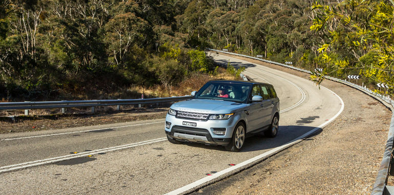 Porsche Cayenne v Range Rover Sport Hybrid Comparo-26
