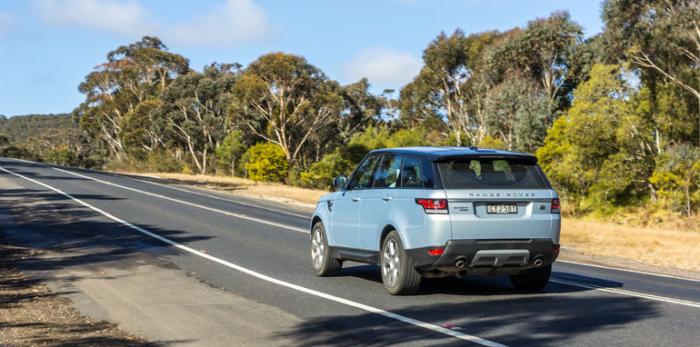 Porsche Cayenne v Range Rover Sport Hybrid Comparo-30