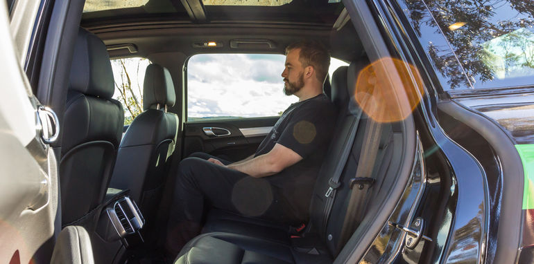 Porsche Cayenne v Range Rover Sport Hybrid Comparo-60