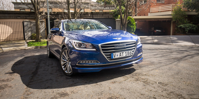 2015-hyundai-genesis-ultimate-11