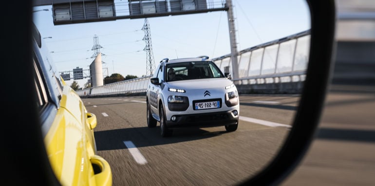 2016-citroen-c4-cactus-35