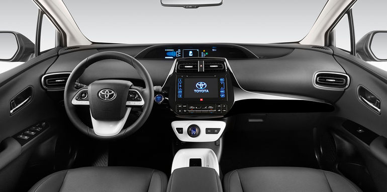2016_toyota_prius_08