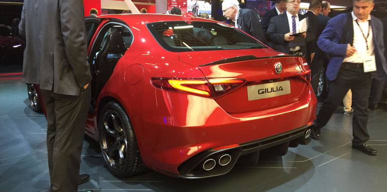 AlfaRomeoGiulia-rear-2015