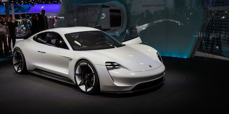 porsche-mission-e-2015-frankfurt-show-white