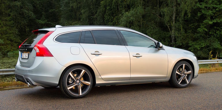 Volvo V60 R-Design - model year 2016