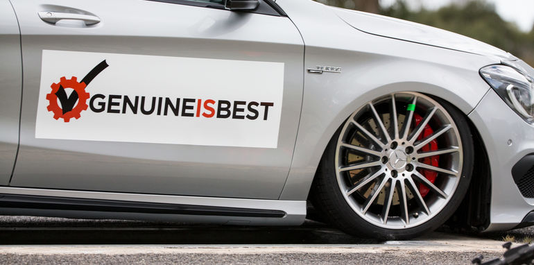 The genuine wheel was undamaged at 50km/h in the pothole test.