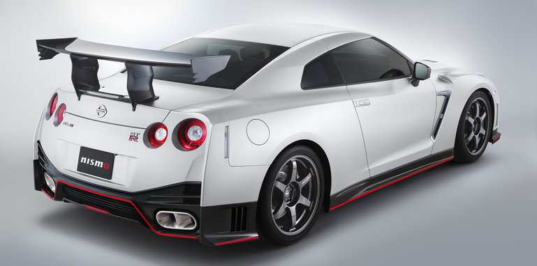 2016 Nissan GT-R NISMO N-Attack Package