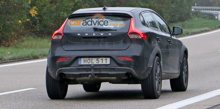 volvo-xc40-mule-8-rear