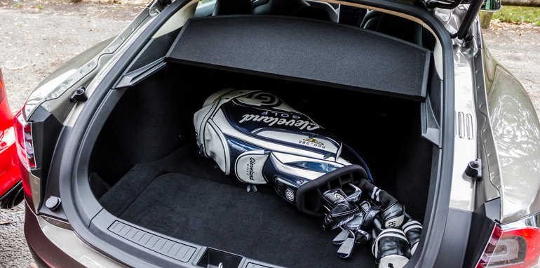 2015 Tesla Model S P85D v 2015 Audi RS7-31