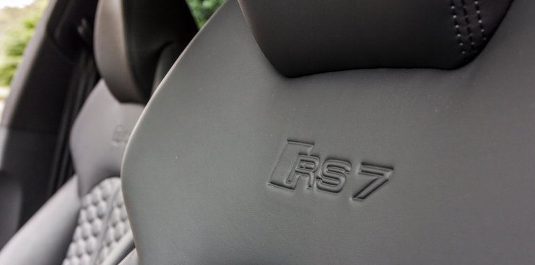 2015 Tesla Model S P85D v 2015 Audi RS7-59