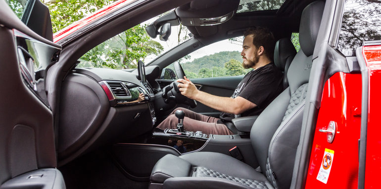 2015 Tesla Model S P85D v 2015 Audi RS7-60