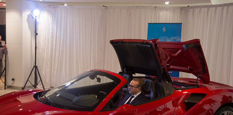 Ferrari-488-Spider-23