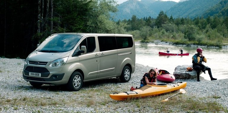 Ford-Tourneo_Custom_