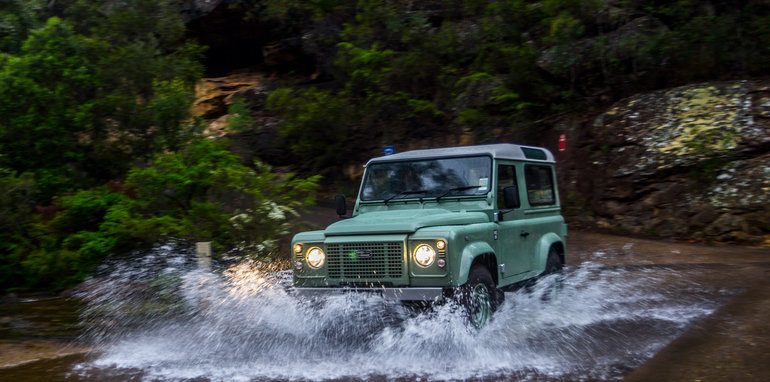 Land Rover Defender Old v New 90 Series-83