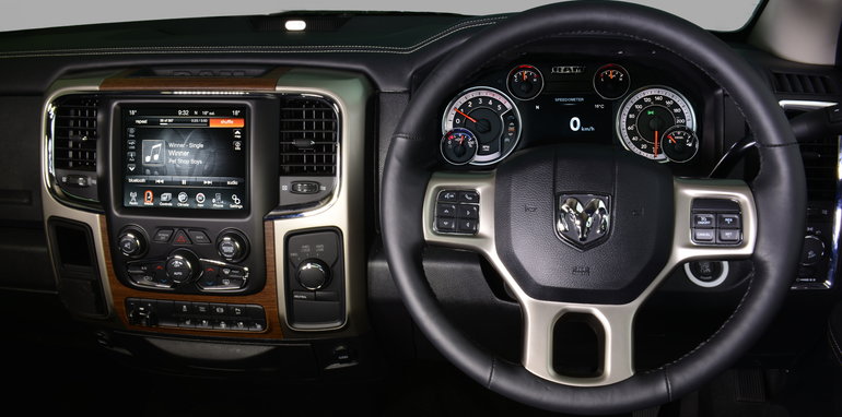 Ram_3500_AU_Interior_Dashboard_00002