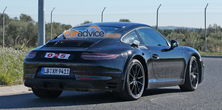 porsche-911-mule-spy-10-rear