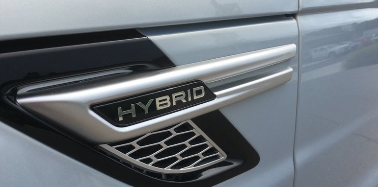 2016-Range-Rover-Sport-Hybrid-Review - 22