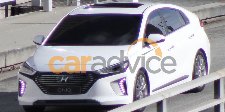2016-hyundai-ioniq-undisguised-2