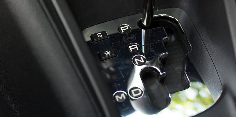 2016-peugeot-208-active-12