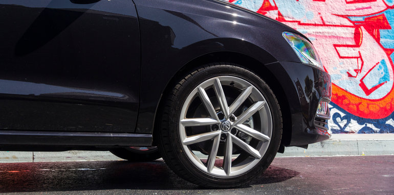 volkswagen-polo-81tsi-comfortline-31