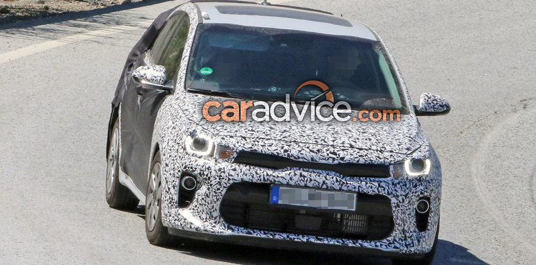 2017_kia_rio_spy-photos_02