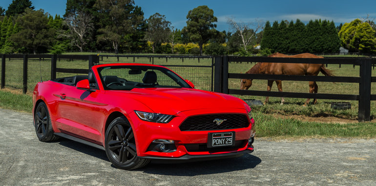 2016-Ford-Mustang-Ecoboost-Convertible-56