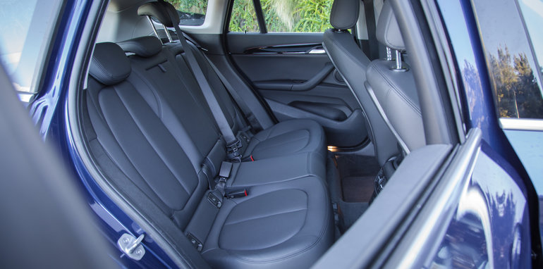 2016-BMW-X1-S-DRIVE-20i-v-2016-Subaru-Fo