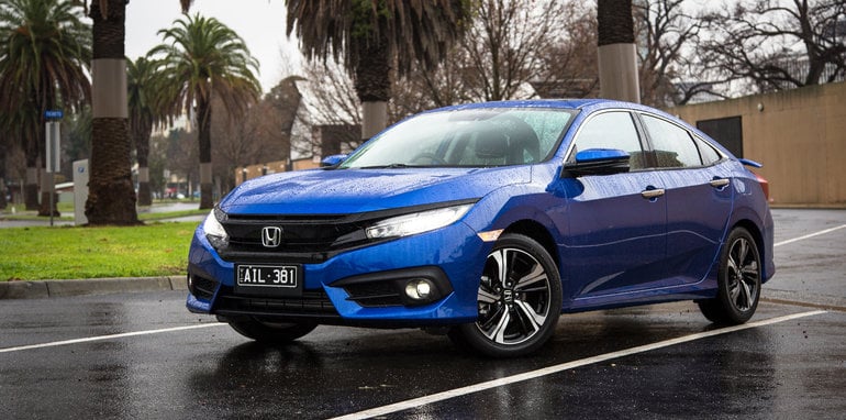 2016-honda-civic-rs-sedan-33
