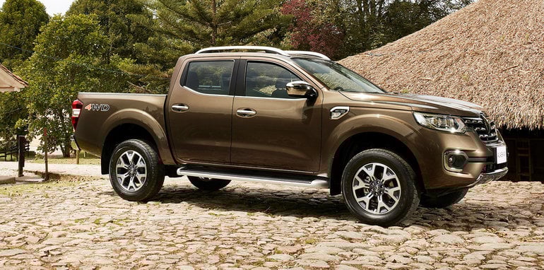 renault-alaskan-side